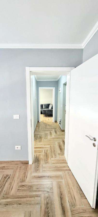 Apartment 2v1 - 21 Dhjetori *