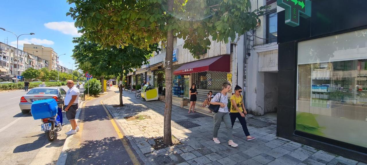 2v1 - 21 Dhjetori * Tirana
